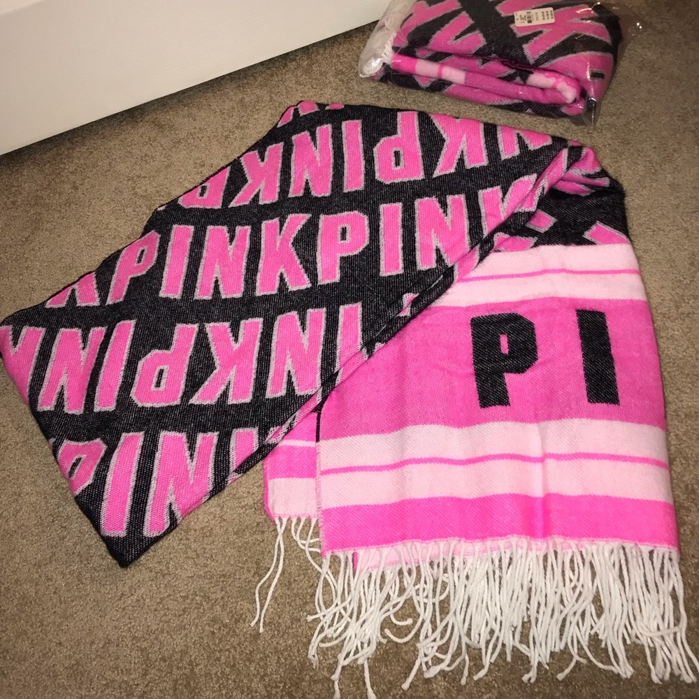 NWT! Victoria’s Secret Pink blanket scarf 💖